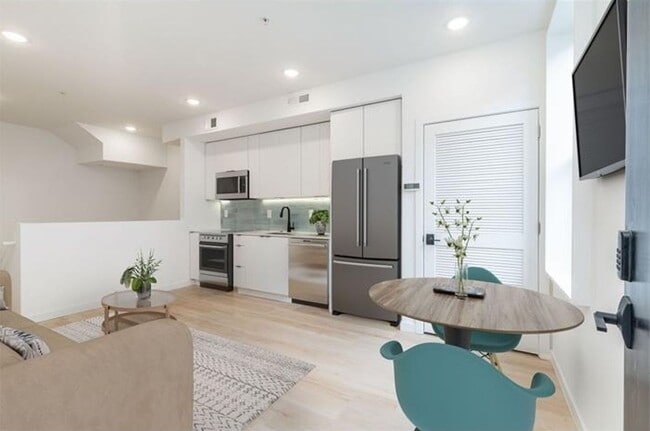 Photo - 2722 Hope St Unit 1 Bedroom