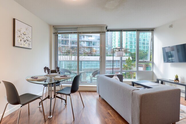 Photo - 233 Robson St