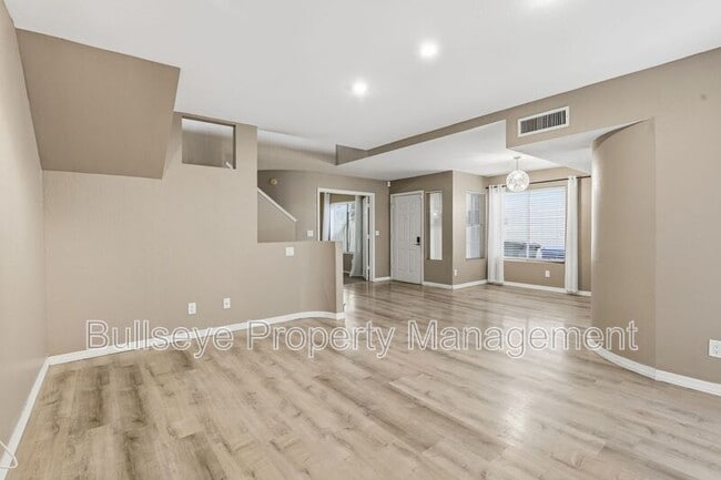 Photo - 2333 E Gelding Dr