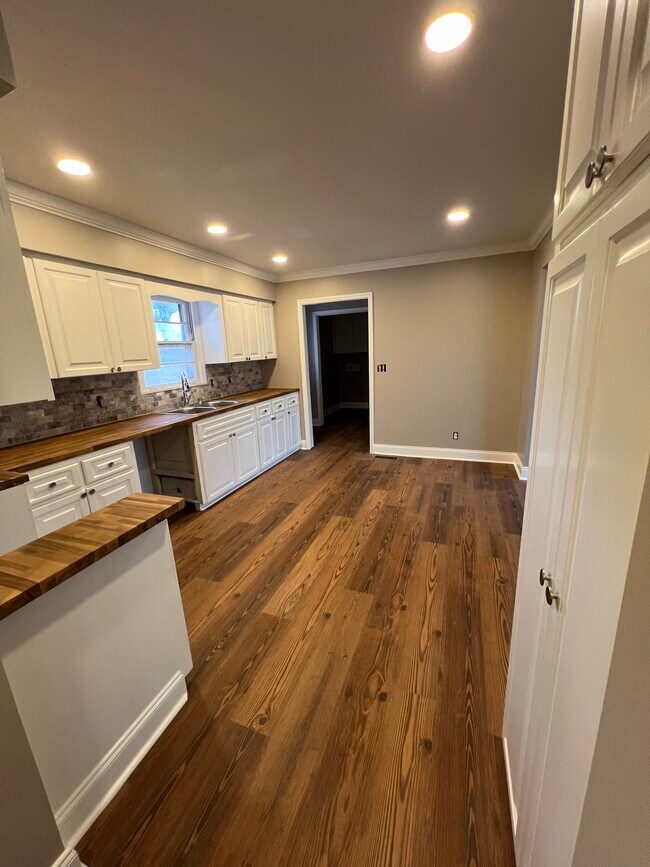 Photo - 2038 Conway Dr