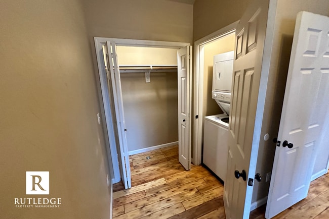 Photo - Cozy 2 Bedroom, 1 Bath in the Heart of Med...