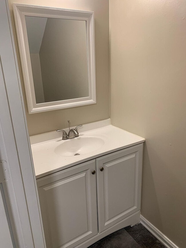 Room in Duplex on Bragg St
