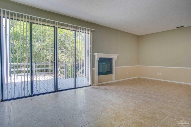 Photo - 18 Hillbrook Way
