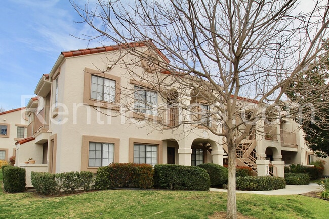 Building Photo - Sabre Springs, 13059 Wimberly Sq #130, AC,... Rental