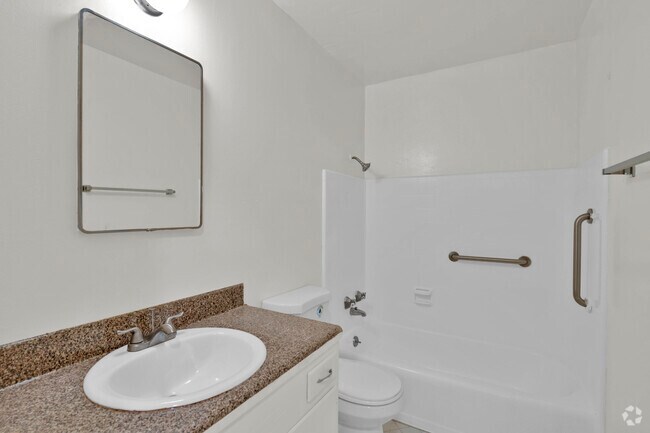 2BR, 1BA - 765SF - Shana's Apartments