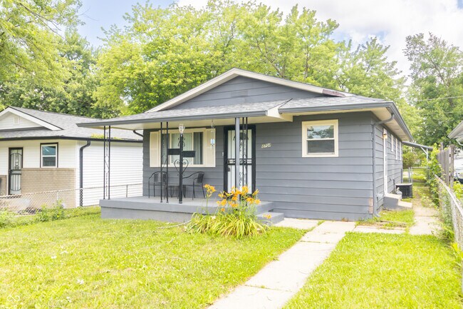 Photo - 1704 Nelson Ave