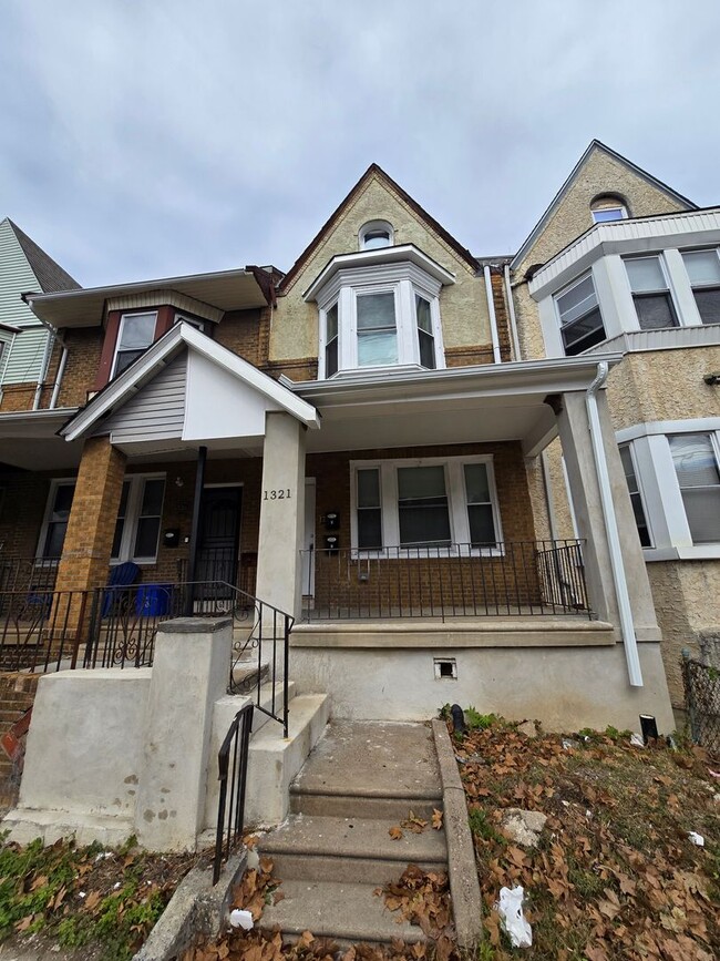 Building Photo - 1321 W Wingohocking St Unit 1