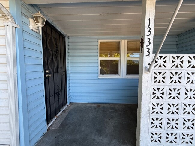 Photo - Single story in the heart of Modesto!