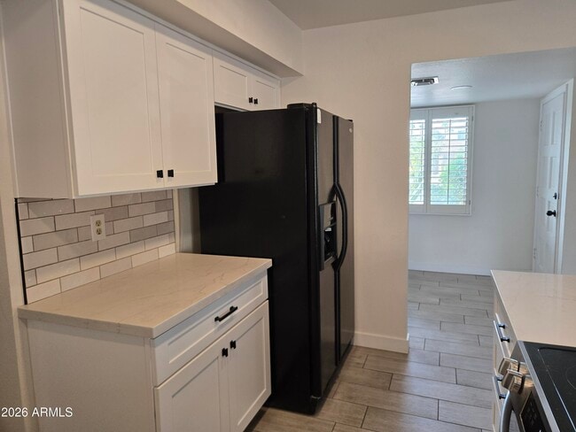 5117 W Acoma Dr