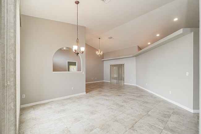 Photo - 433 SW 6th St