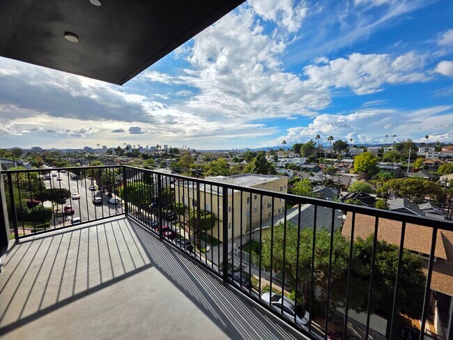 Balcony -City view