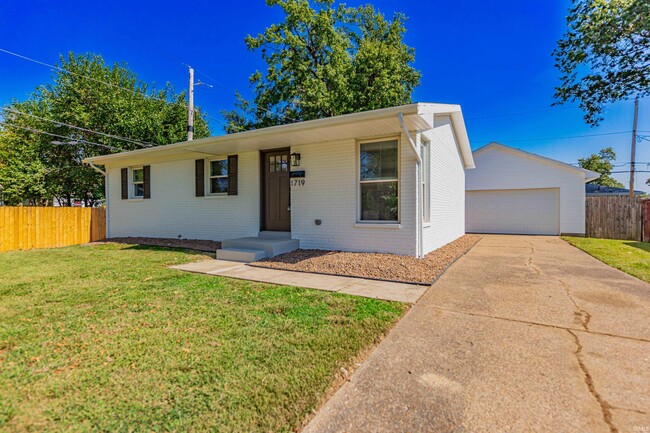 Building Photo - 1719 Crystal Ct