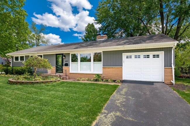 Photo - 297 E Clearview Ave