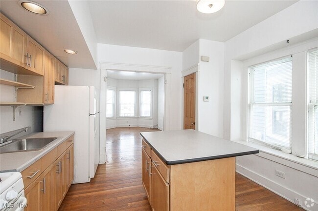 Building Photo - 6911 Franklin Blvd Rental