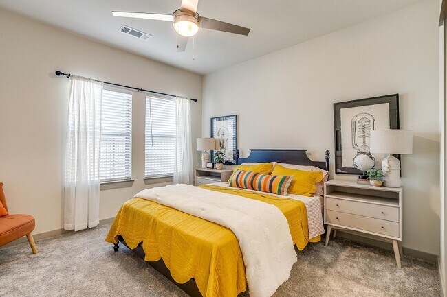 Photo - Chisholm Trace