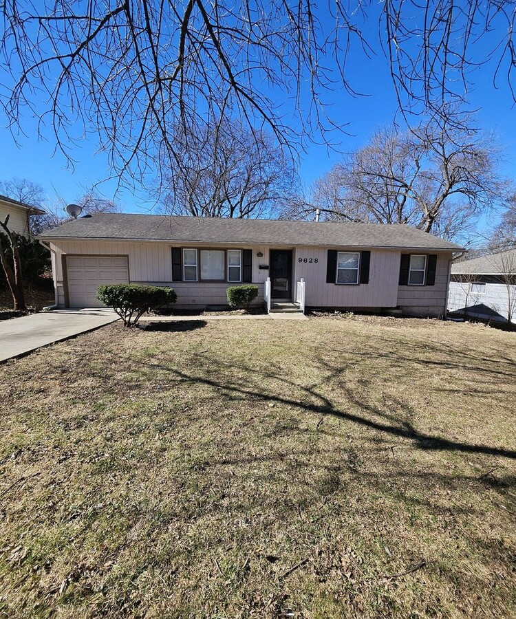 MORE PHOTOS COMING SOON!! Mature Trees, Ample Storage & Comfortable Living - MORE PHOTOS COMING SOON!! Mature Trees, Ample Storage & Comfortable Living