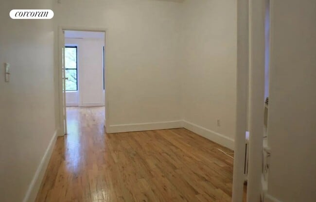 Photo - 331 E 89th St