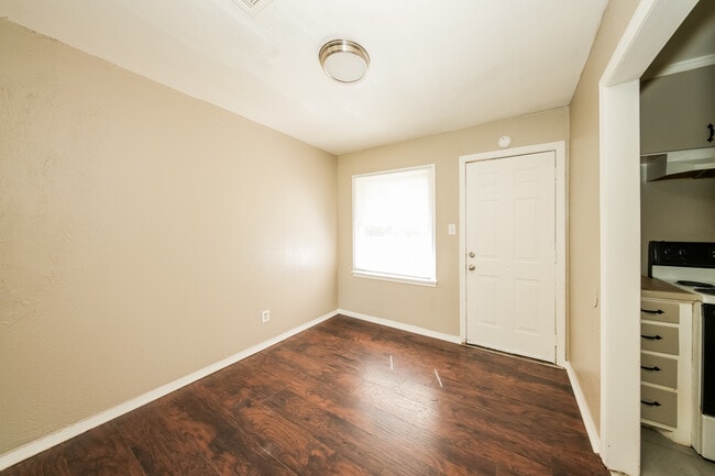 Photo - 2204 NW Denver Ave