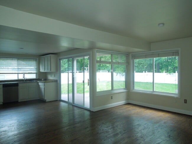 7 Biscayne Pl