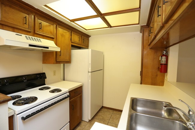 Photo - St. James Apartments