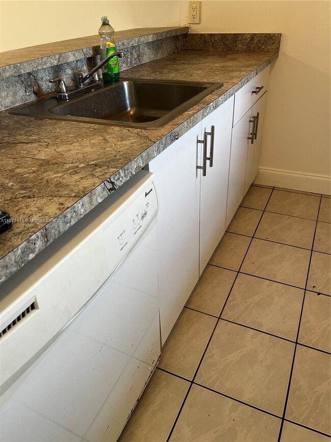 Photo - 8600 N Sherman Cir Unit 405