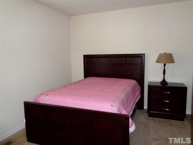 Photo - Rooms for rent in Rolesville