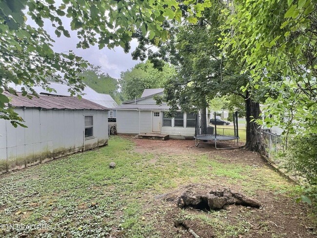 Building Photo - 316 Oglewood Ave
