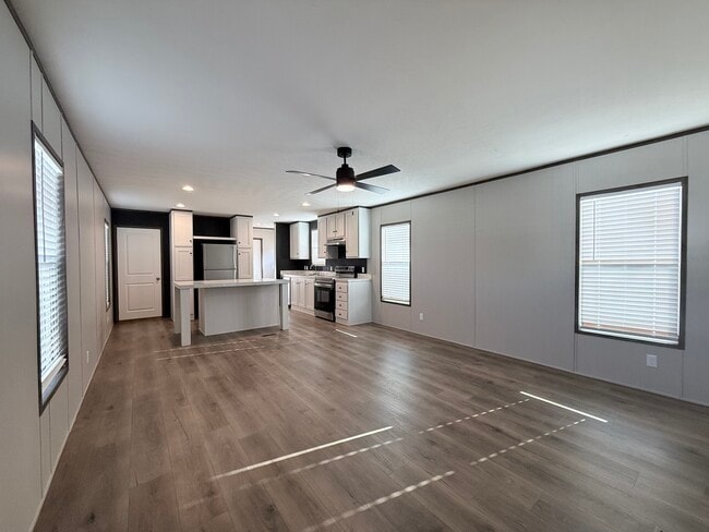 127 Paramount Dr