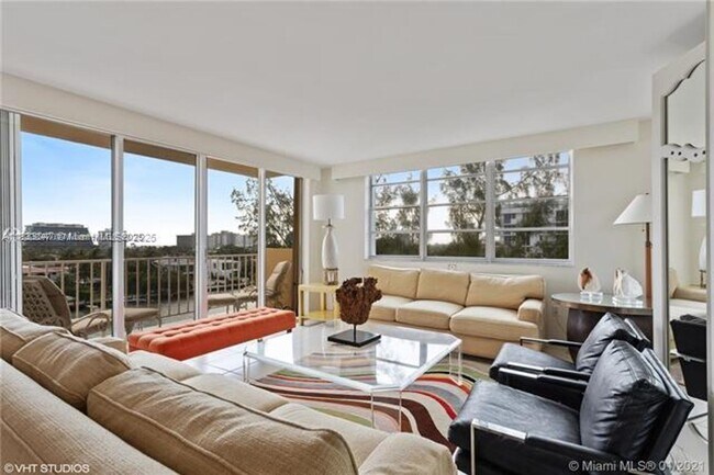 Photo - 9341 E Bay Harbor Dr Unidad 9341 E Bay Harbor 6D