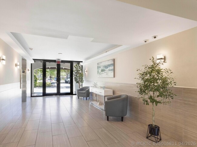 Building Photo - 955 Egret Cir Unit 402