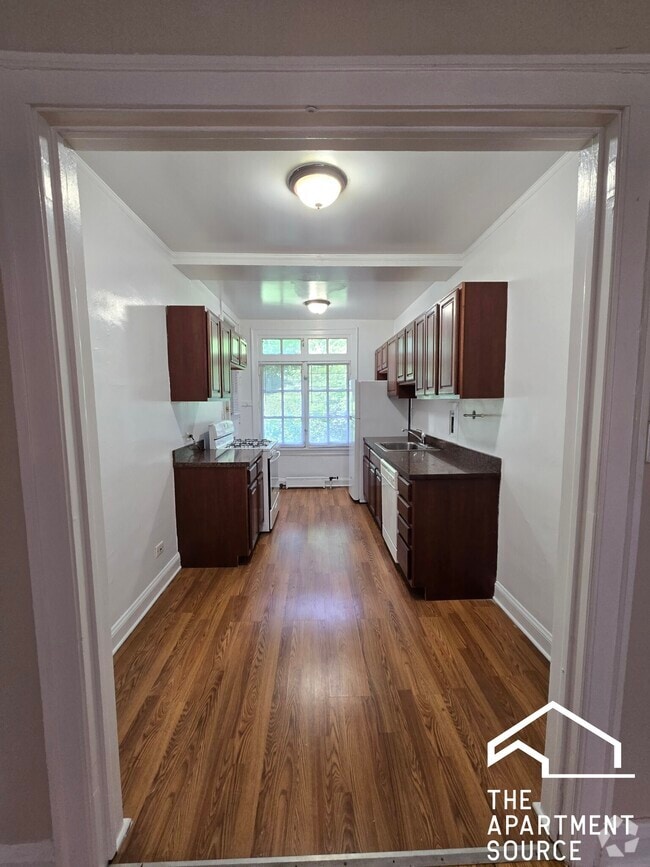 Building Photo - 1454 Oak Ave Rental