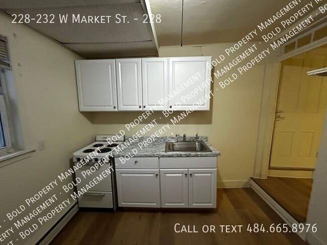 Photo - 228-232 W Market St.-228 Unidad 228