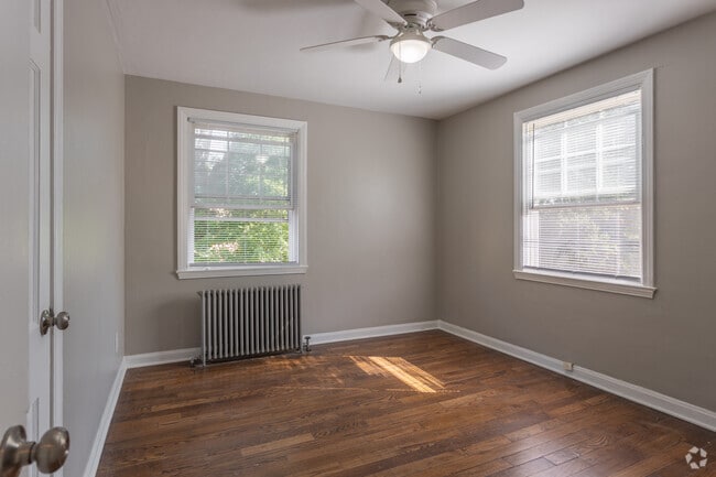 2BD, 1BA - 700SF