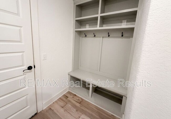 Photo - 751 Spicewood Trail