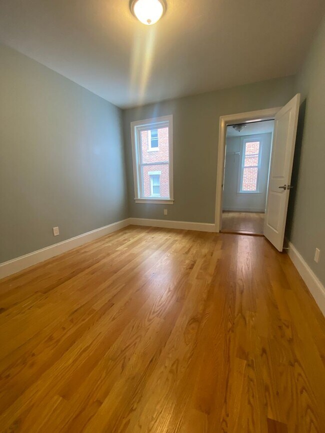 Photo - Beautiful, Fully Renovated Allston 5 bed/2 Bath on Kelton St for September 1st.  Students Welcome!!!