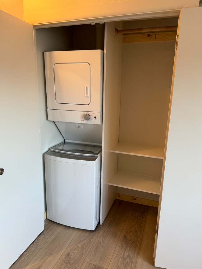 Photo - 542 W Doty St Unit 1