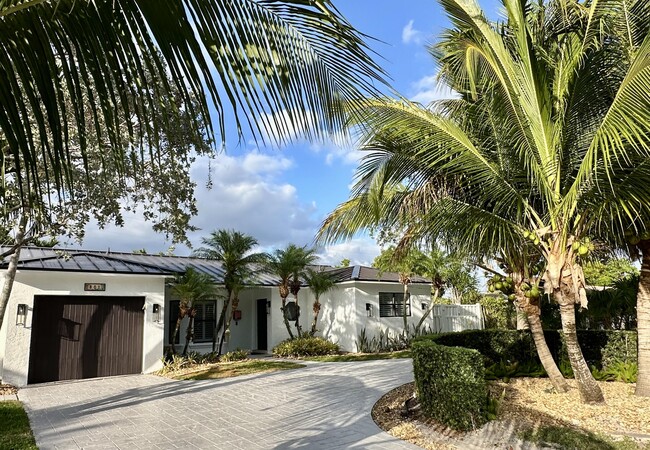 Building Photo - 801 NW 6th Dr Rental