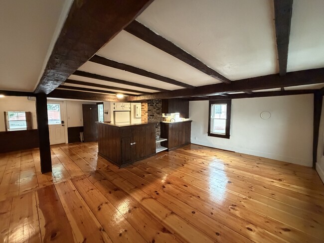 Building Photo - 5 Blossom St