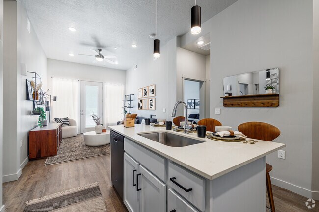 Kitchen/Living Room 02