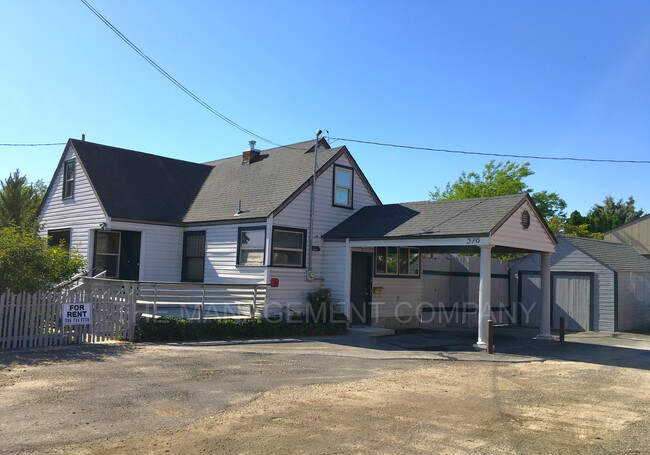 Building Photo - 576 Addison Ave W