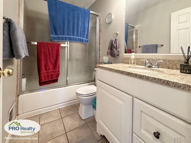 Photo - 3 Bedroom House in Maple Grove