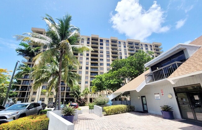 Building Photo - 1470 NE 123rd St Unit A-714 Rental