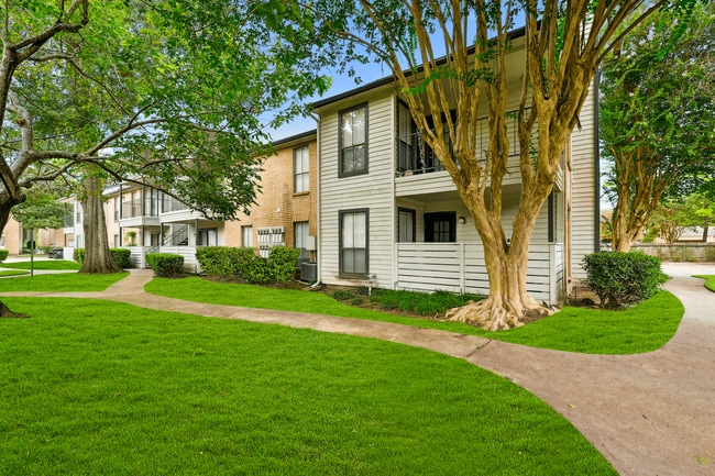 Photo - Elm Creek Apartments