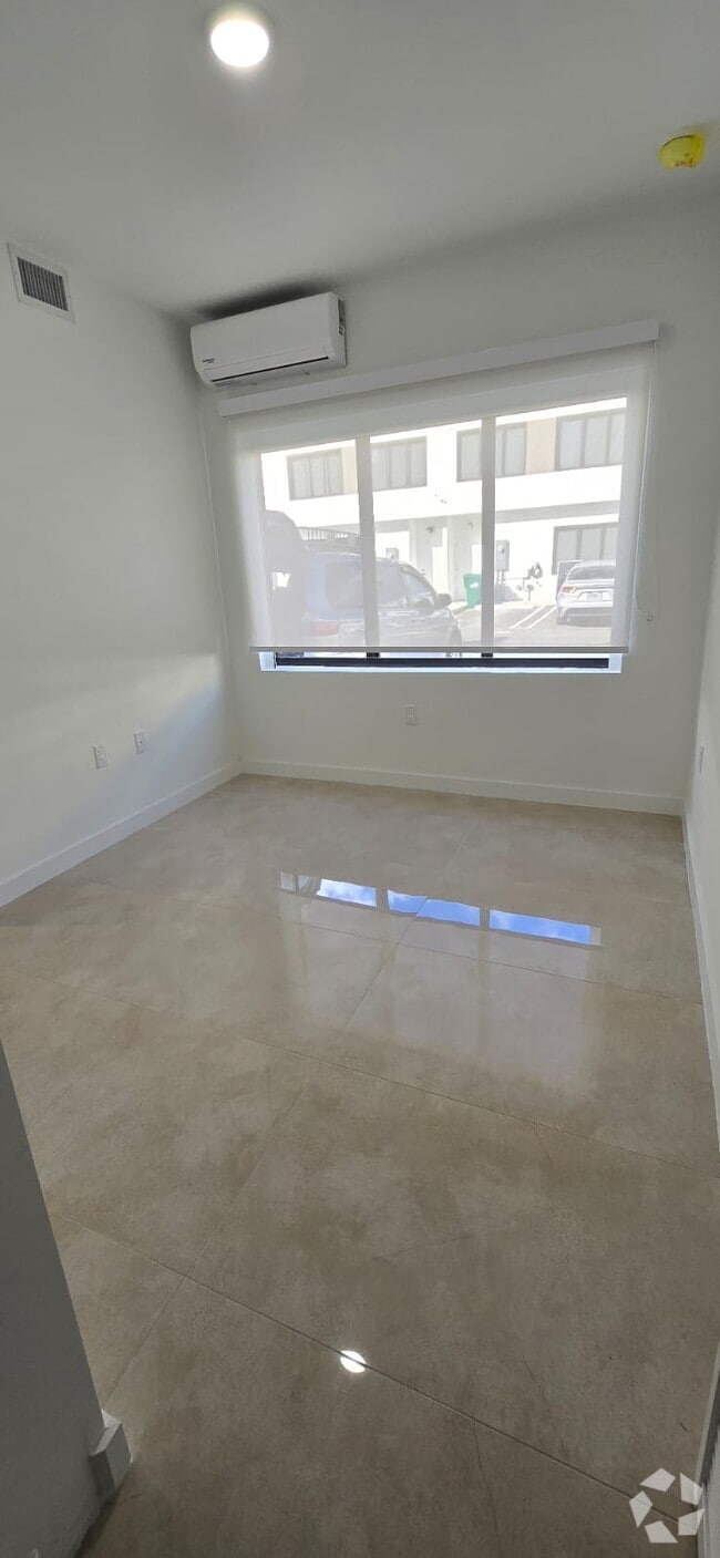 Building Photo - 14561 SW 261st Ter Unit 14561 Rental