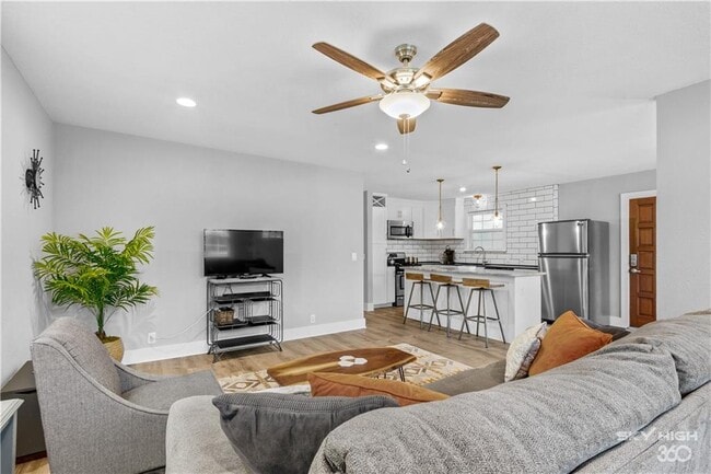 Photo - 1305 SE Benton St