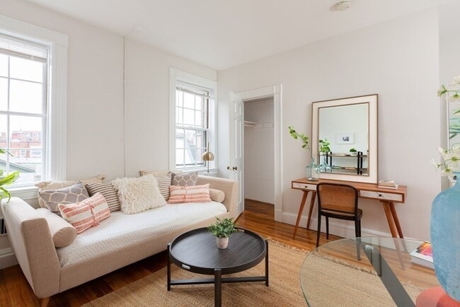 Photo - 16 Chauncy St Unidad 47