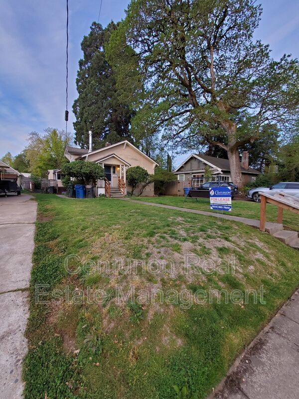 Photo - 1932 Chemeketa St NE