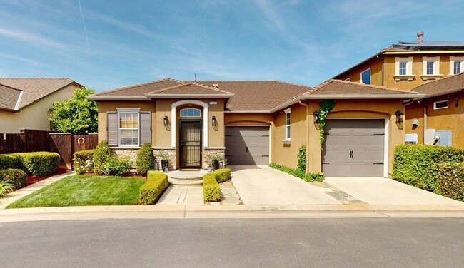 4207 Serena Ln