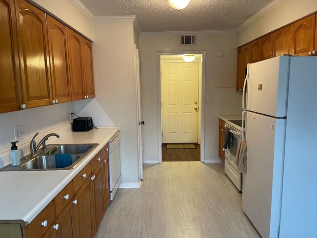 Photo - 1811 E Lindsey St Unit 4