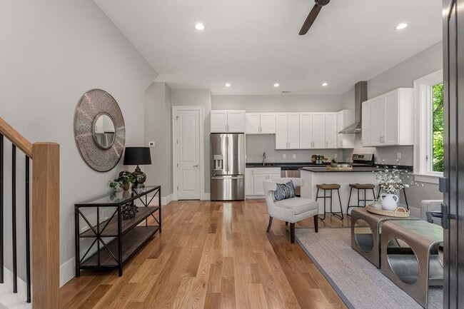 Building Photo - 98 Johnson Ferry Rd NW